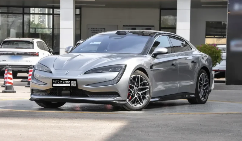 
								BYD Yangwang U7 EV full									