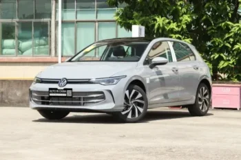 Volkswagen Golf 300TSI