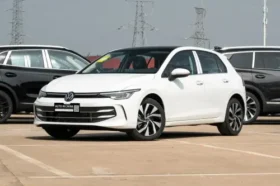 Volkswagen Golf 300TSI