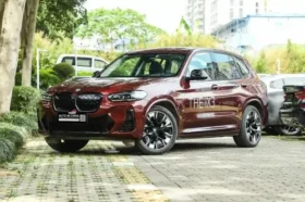 BMW iX3 Pioneer Edition
