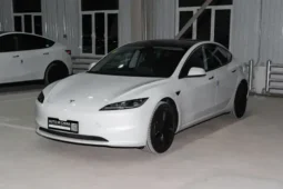 
										Tesla Model 3 full									